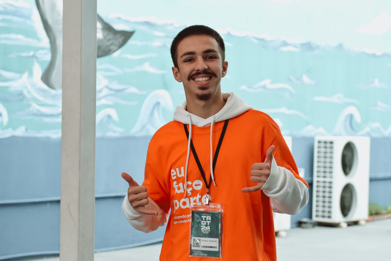Pedro Henrique Crispim sorrindo